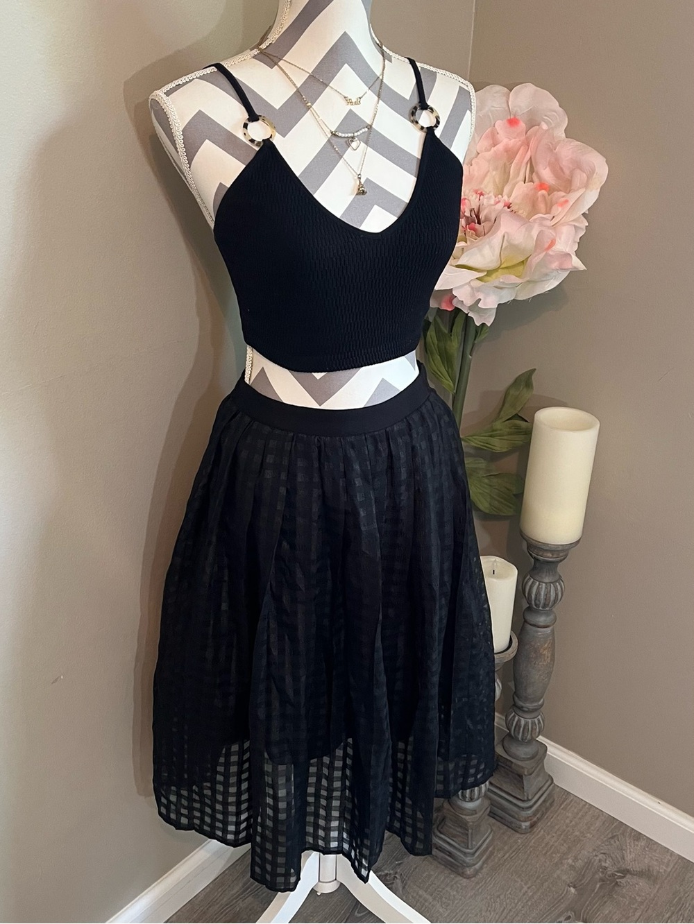 Elle Size 6 Small Black Pleated Checkered Plaid Knee Length Midi Skirt Goth